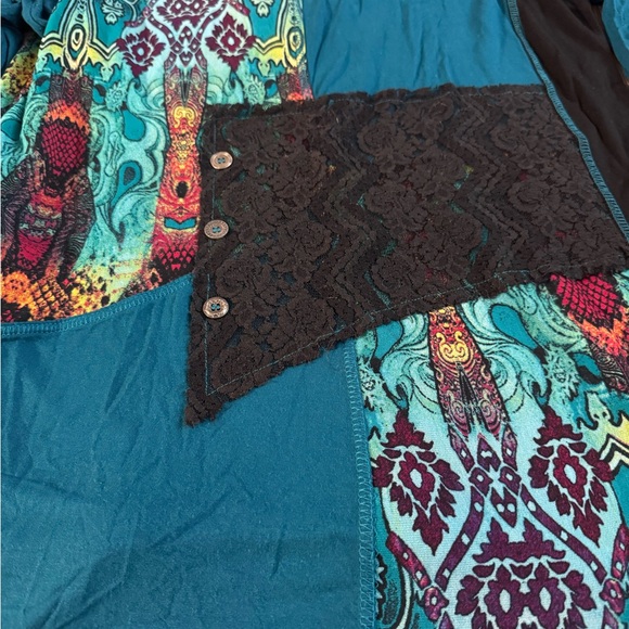 Vibrant Teal and Multicolor Long Sleeve Women's Top - Picture 3 of 9